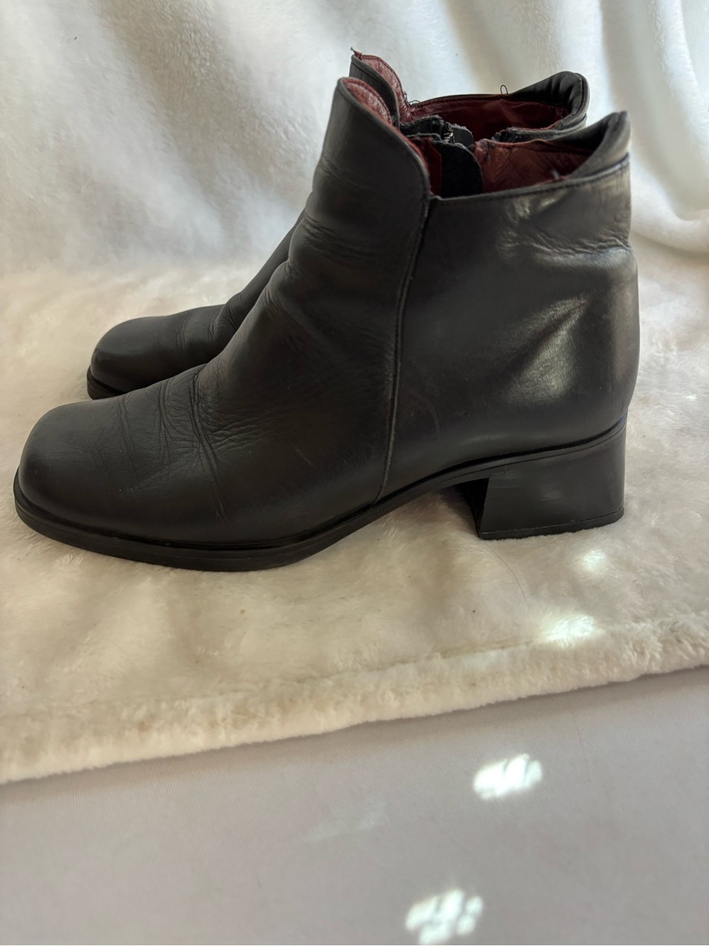 Santana Canada Vintage Leather Waterproof Bootie black Size 7